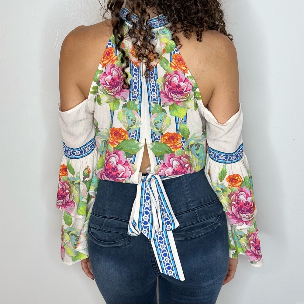 Beautiful floral off shoulder top size small - Picture 6 of 7